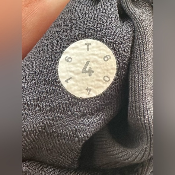 Lululemon Outrun Cropped Leggings in Black Size 4 - Picture 7 of 7